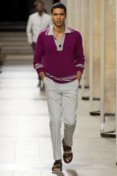 Look 35